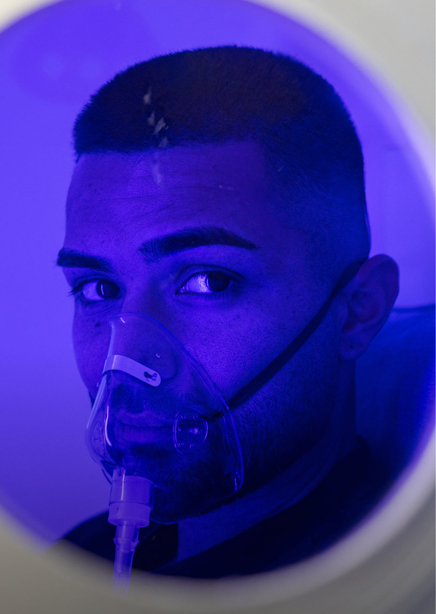 Man using an oxygen mask
