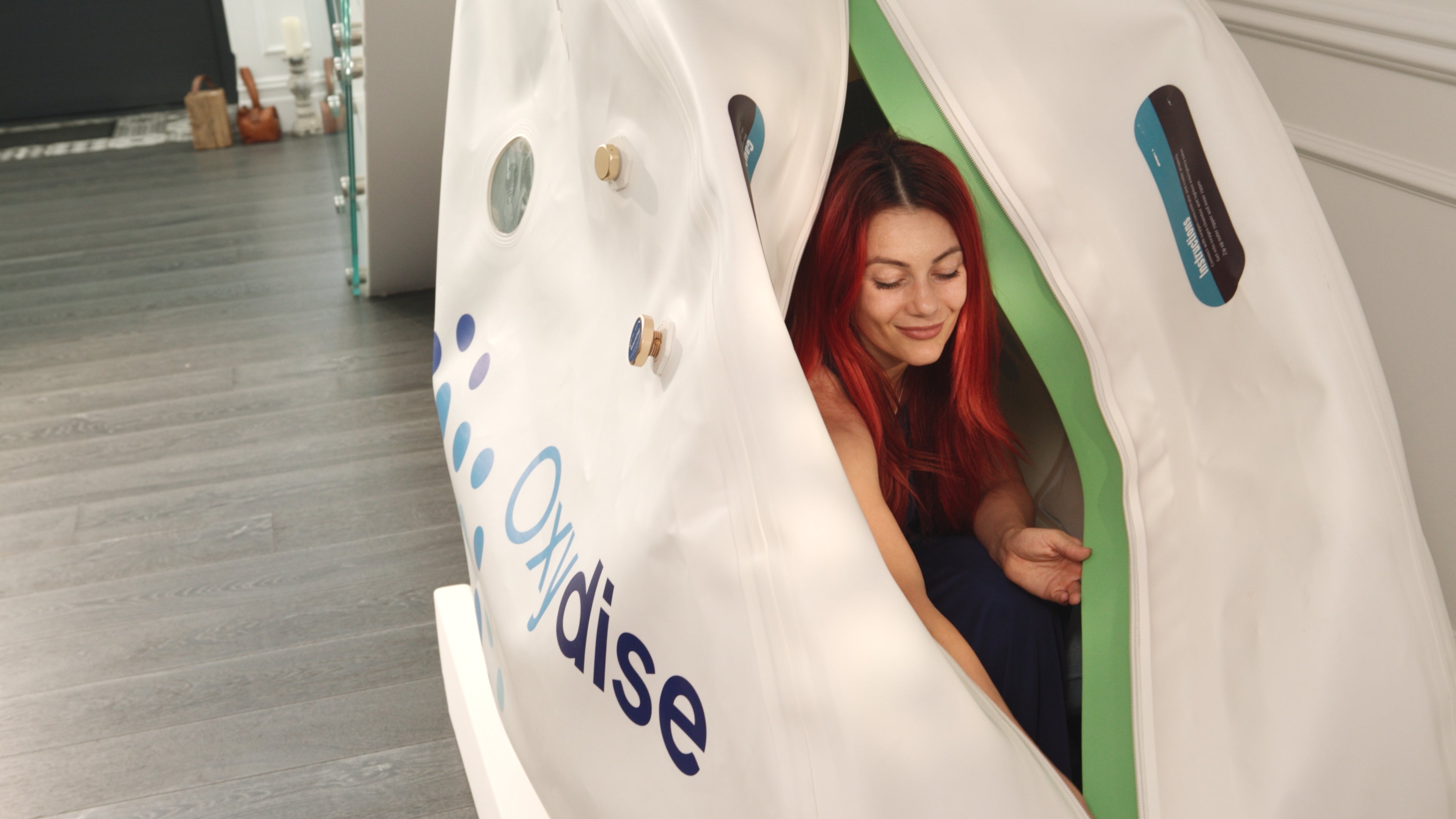 Dianne inside the Oxydise chamber