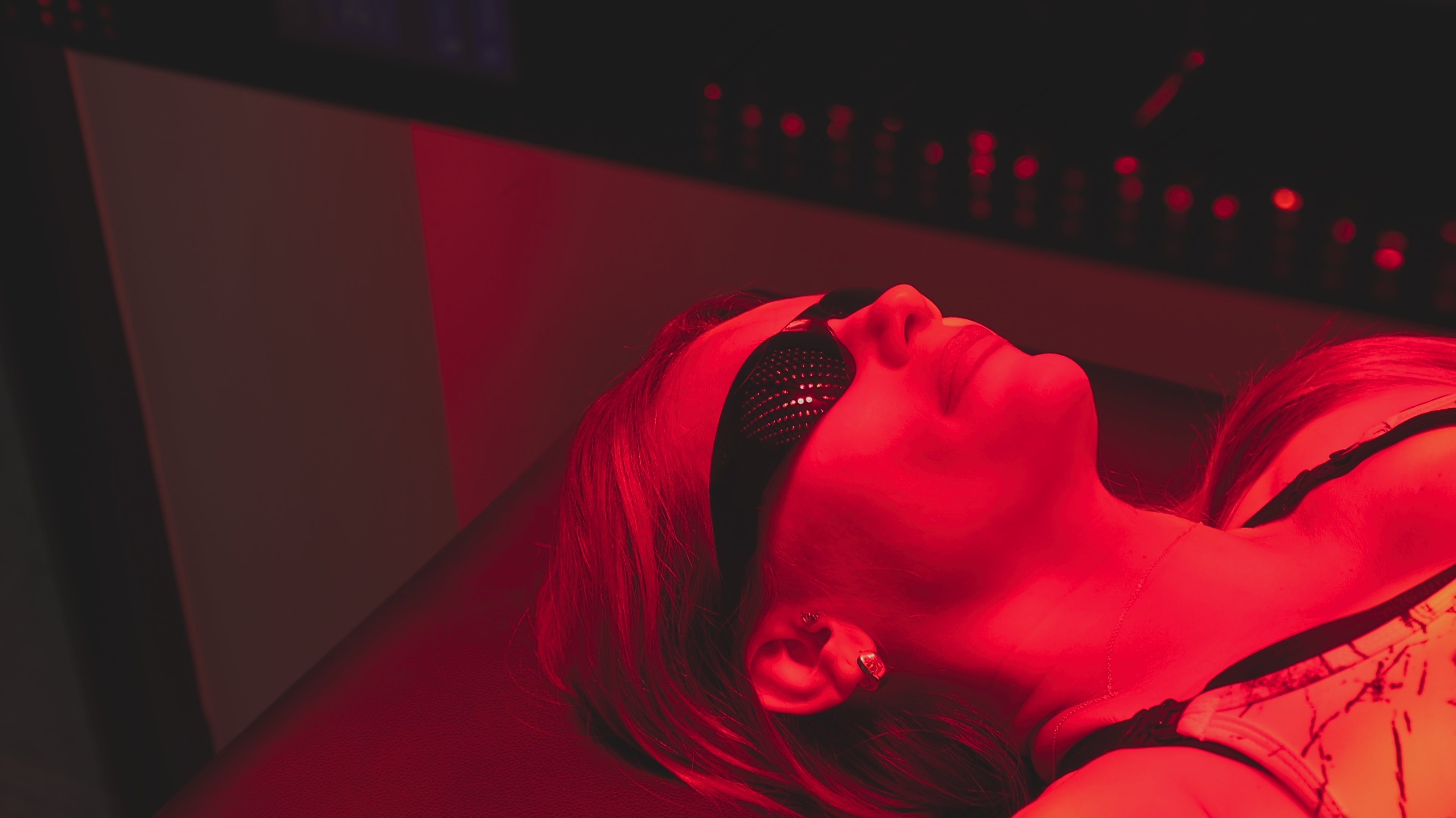 Dianne resting during her Red Light Therapy session